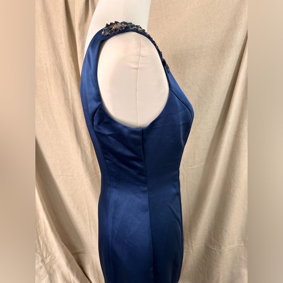 NWT Badgley Mischka Navy Blue One Beaded Shoulder Gown Size 4 - Picture 10 of 14